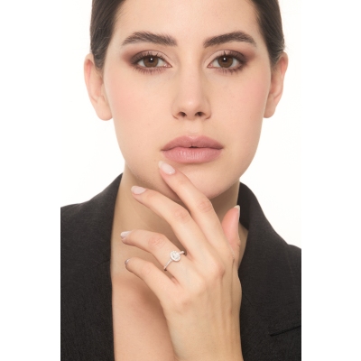 Solitaire ring with diamond oval cut 0.30ct GIA in white gold 18k