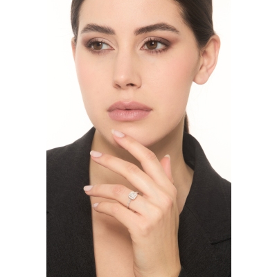 Solitaire ring with diamond princess cut 0.70ct GIA in white gold 18k