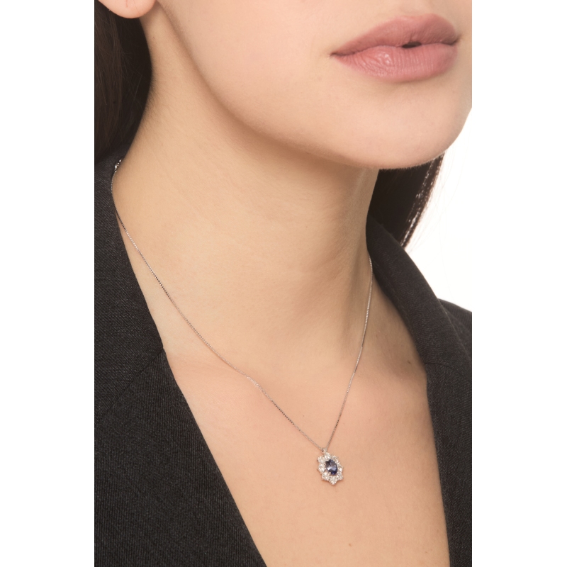 Necklace in white gold 18k with diamonds and blue sapphire