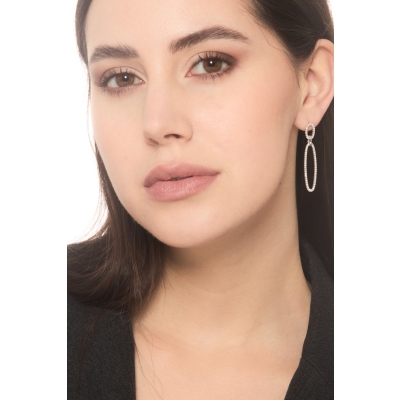 750 white gold diamond drop earrings