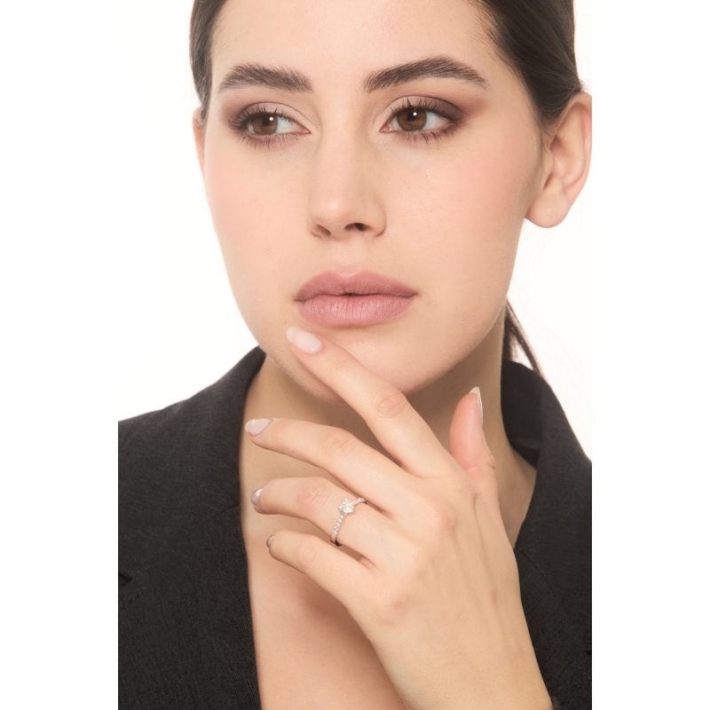 Solitaire ring with diamond heart cut 0.50ct GIA in white gold 18k Solitaire ring with diamond heart cut 0.50ct GIA in white gold 18k