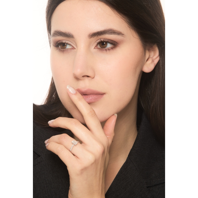 Solitaire ring with emerald cut 1.00ct GIA in white gold 18k Solitaire ring with emerald cut 1.00ct GIA in white gold 18k