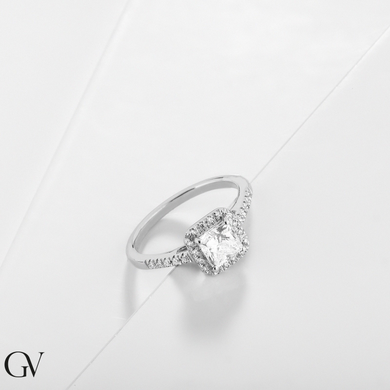 Solitaire ring with diamond princess cut 1.00ct GIA in white gold 18k Solitaire ring with diamond princess cut 1.00ct GIA in white gold 18k