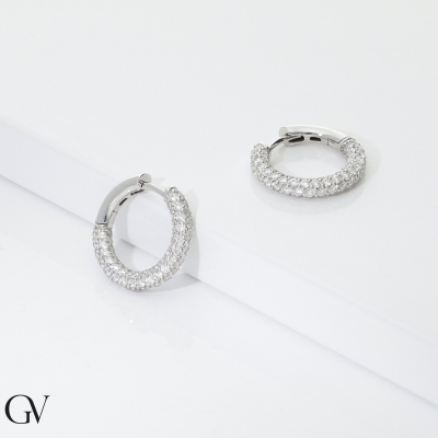 Hoop earrings in white gold 750 with diamonds