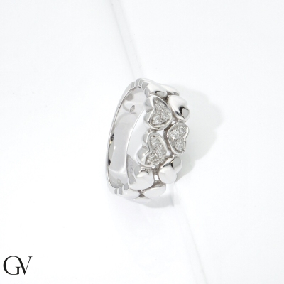 Band ring with diamond hearts in white gold 18k