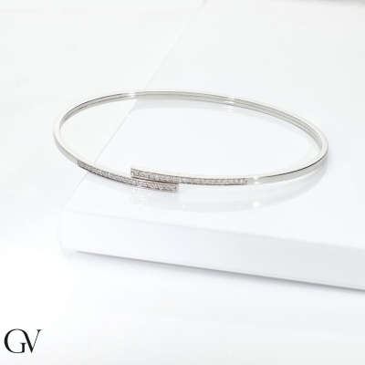 Bangle with diamonds in white gold 18k