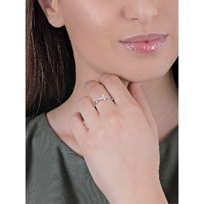 Crossed diamond ring in white gold 18k with black diamonds 