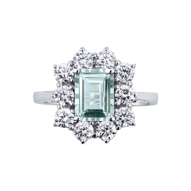 Rectangular aquamarine and diamonds ring  Rectangular aquamarine and diamonds ring