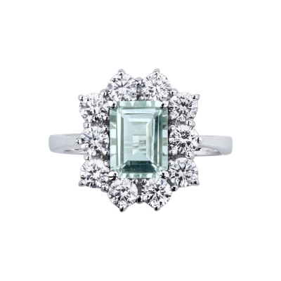 Rectangular aquamarine and diamonds ring 