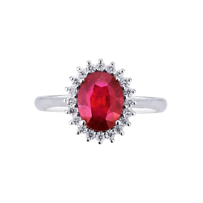 White gold 18k halo ring with diamonds and ruby