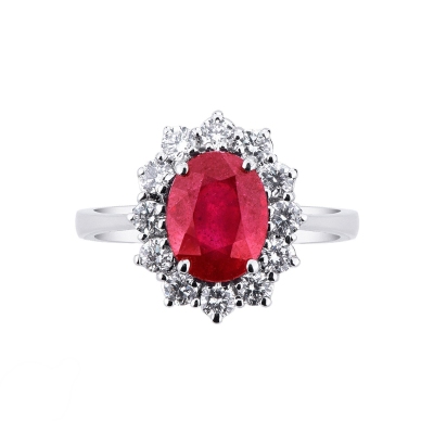 White gold 18k halo ring with diamonds and a central ruby 