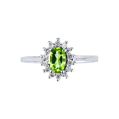 Halo ring in 18k white gold with oval cut peridot and diamonds