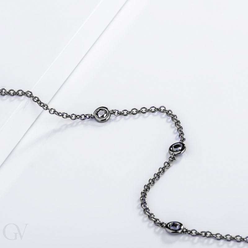 Burnished 18k white gold bracelet with black diamonds