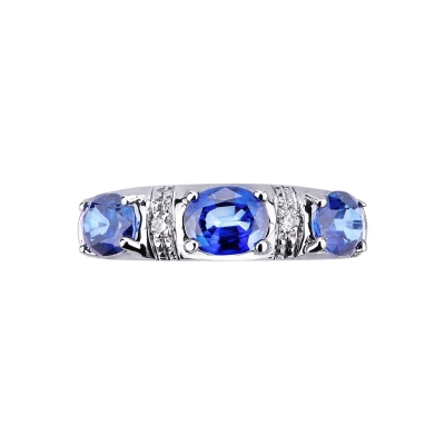 Trilogy ring in white gold 18k with blue sapphires and diamonds