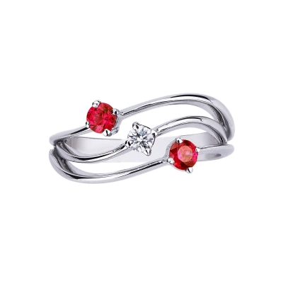 White gold 18k trilogy ring with diamond and rubies
