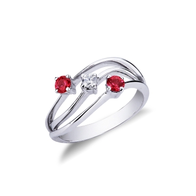 White gold 18k trilogy ring with diamond and rubies