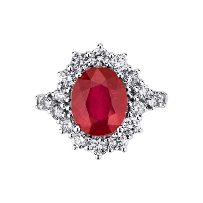 White gold 18k halo ring with ruby and diamonds 