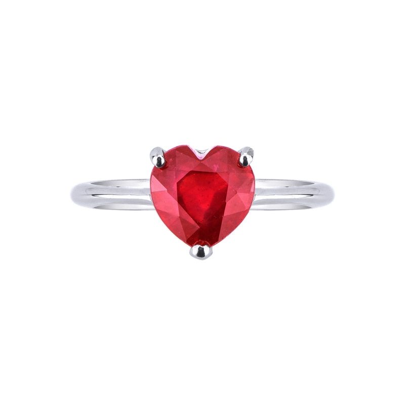 18k white gold ring with a ruby heart cut 
