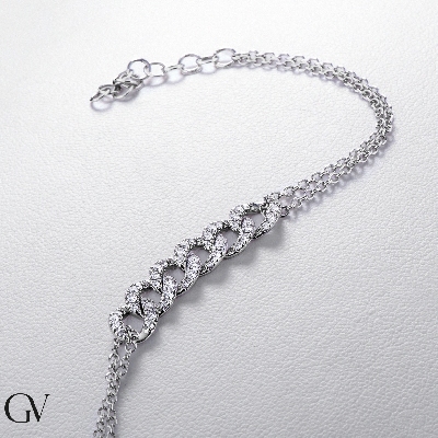 18k white gold bracelet with iced out section in diamonds