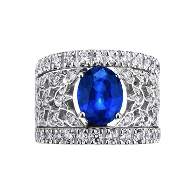 18k white gold band ring with blue sapphire and diamonds 