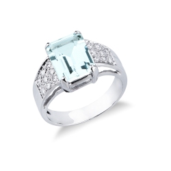 Aquamarine ring with diamonds