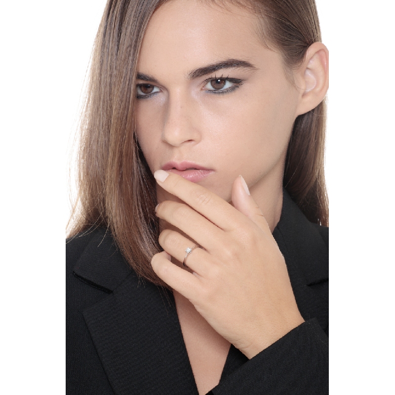 Prong-set solitaire 0.20ct diamond ring in 18kt white gold Prong-set solitaire 0.20ct diamond ring in 18kt white gold