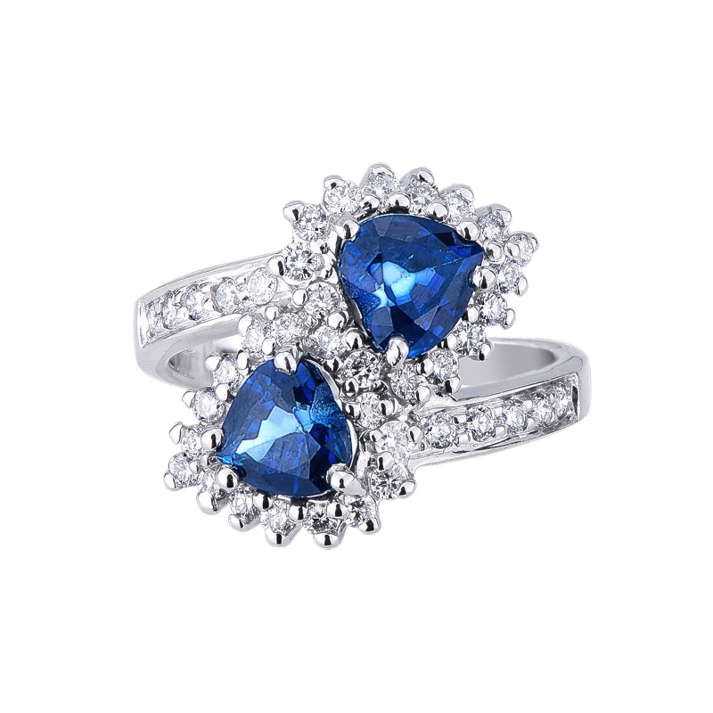 White gold 18k curved ring with diamonds and blue sapphires heart cut 