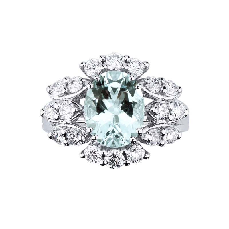 Halo ring in white gold 18k with aquamarine and diamonds