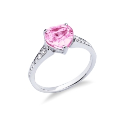18k white gold ring with pink sapphire heart cut and diamonds shoulder set