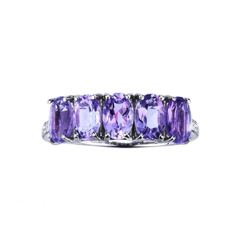 18k white gold ring with five amethysts oval cut and diamonds shoulder set 18k white gold ring with five amethysts oval cut and diamonds shoulder set
