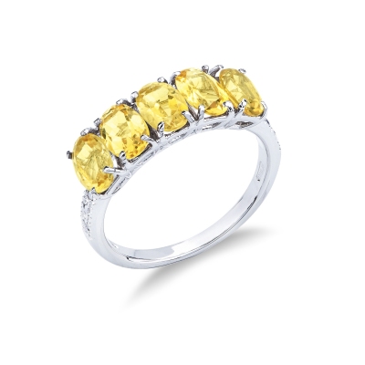 18k white gold ring with citrine and diamonds shoulder set