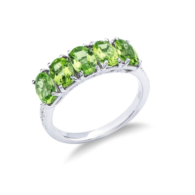 18k white gold ring with diamonds and peridots