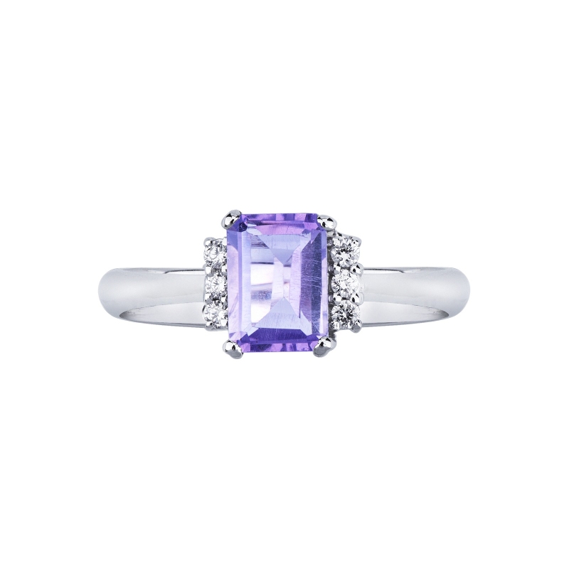 18k white gold ring with amethyst 18k white gold ring with amethyst
