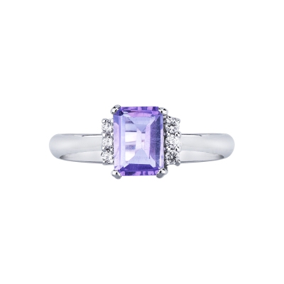 18k white gold ring with amethyst