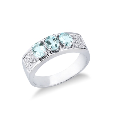 18K white gold ring with three aquamarine and diamonds
