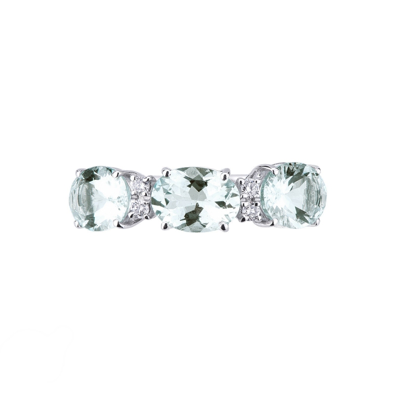 Ring in white gold 18k with diamonds and aquamarines  Ring in white gold 18k with diamonds and aquamarines
