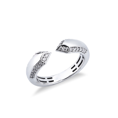 750 white gold open ring with diamonds