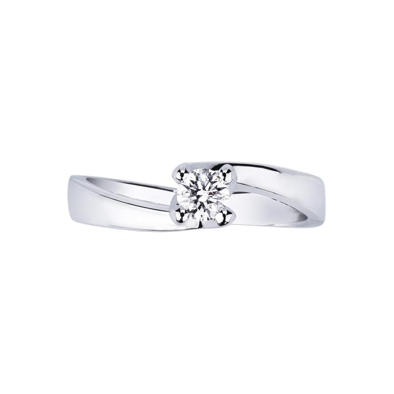 4 claw white gold 18k solitaire ring with a 0,25 ct diamond 