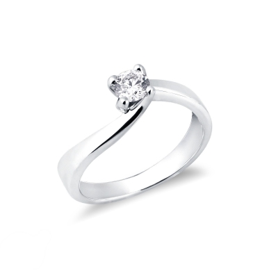 4 claw solitaire ring with a 0,30 ct diamond 