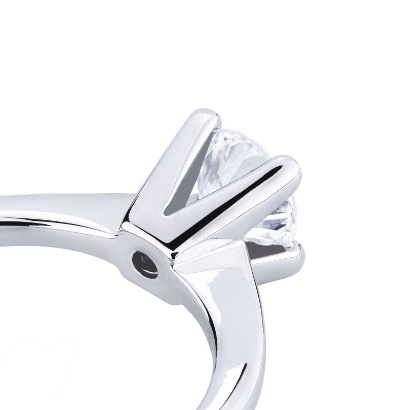 4 claw solitaire with a 0,70 ct diamond  4 claw solitaire with a 0,70 ct diamond