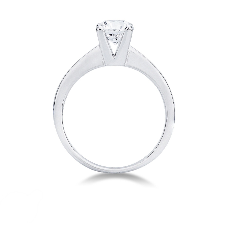 4 claw solitaire ring with a 0,90 ct diamond  4 claw solitaire ring with a 0,90 ct diamond