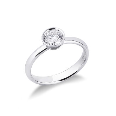 Bezel-set solitaire diamond ring in 18kt white gold 