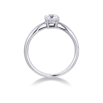 4 claw solitaire ring with 0,70 ct diamond 