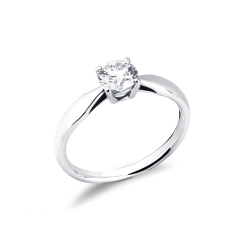 4 claw solitaire ring with 0,70 ct diamond