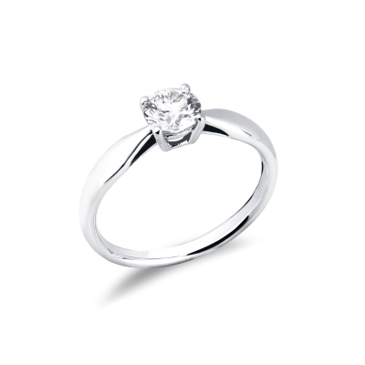 4 claw solitaire ring with 0,70 ct diamond 