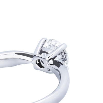 4 claw solitaire ring white gold 18k with 1ct diamond 