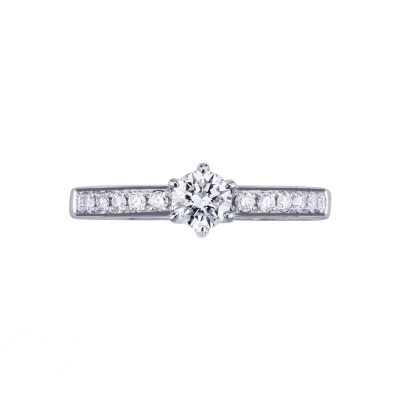 Solitaire type ring with diamonds and central diamond 0,40 ct