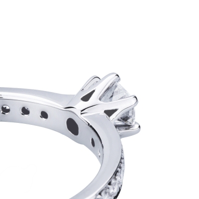 Solitaire type ring with central diamond 0,50 ct white gold 18k