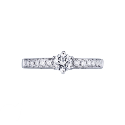 Solitaire type ring with central diamond 0,50 ct white gold 18k