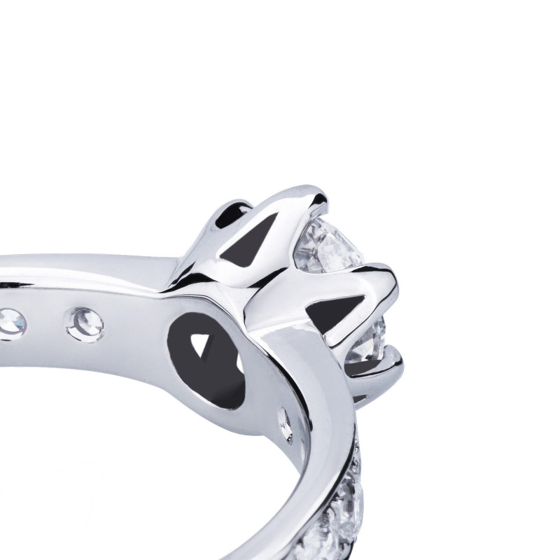 White gold 18k solitaire ring with central diamond 0,90 ct  White gold 18k solitaire ring with central diamond 0,90 ct